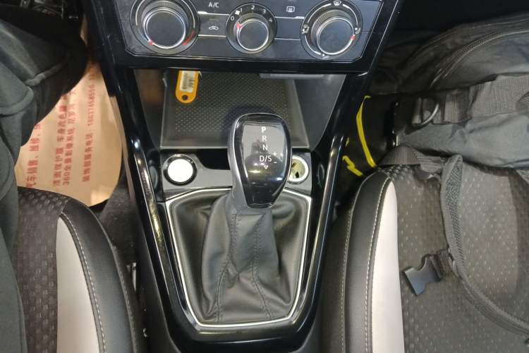 Used Volkswagen Tacqua 2023 200TSI DSG Joy-Connect Edition
