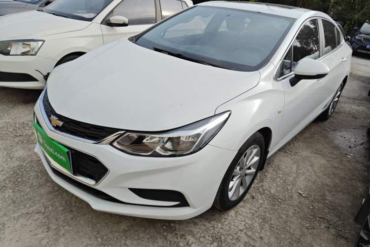 Used Chevrolet Cruze 2018 320 Automatic Pioneer Sunroof Edition
