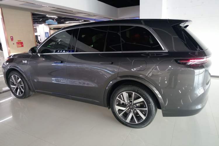 Used Li Auto L8 2023 Pro Model
