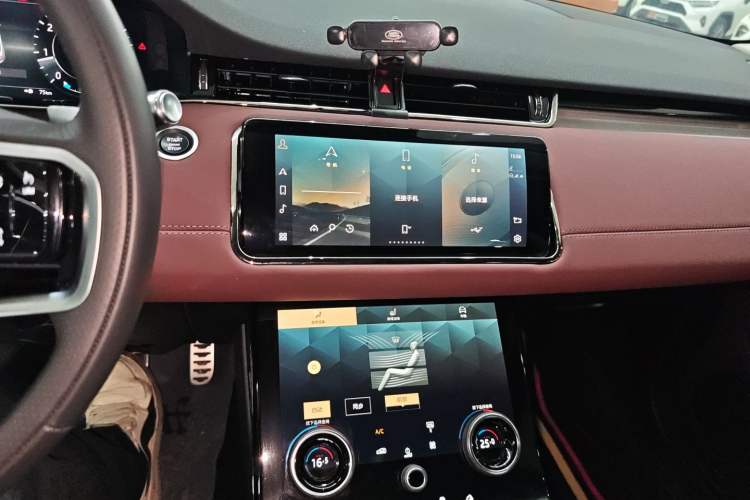 Used Land Rover Range Rover Evoque 2022 Aurora L 249 PS R-Dynamic Luxury Edition
