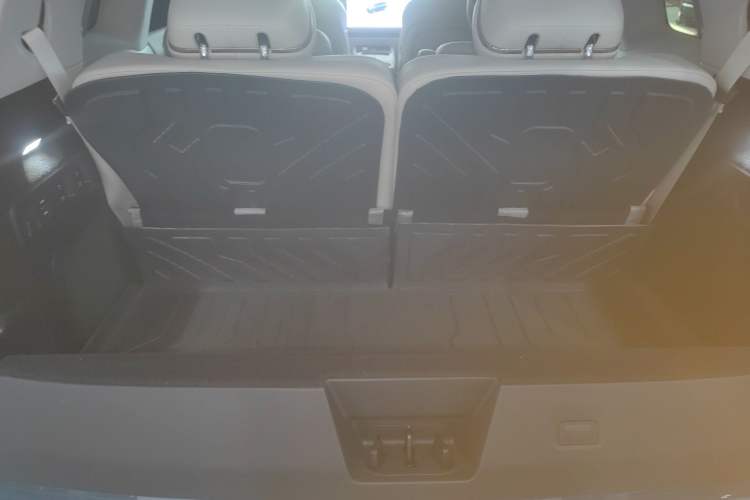 Used Lynk & Co 900 2025 2.0T Ultra
