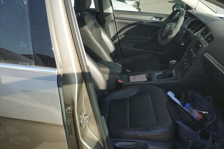 Used Volkswagen Golf 2016 230TSI Automatic Comfort Version
