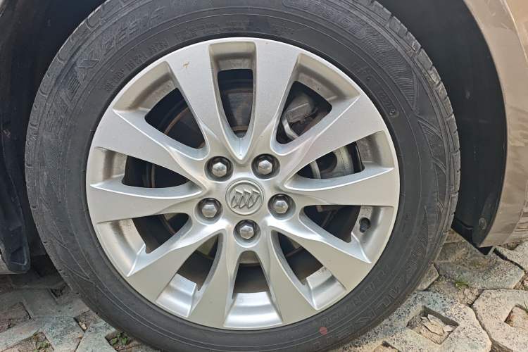 Used Buick LaCrosse 2013 2.4L SIDI Leading Comfort Version
