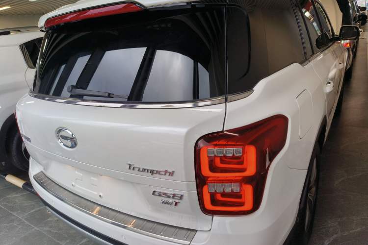 Used GAC Trumpchi GS8 2017 320T Two-Wheel Drive Luxury Smart Connectivity Version (7 Seats)
