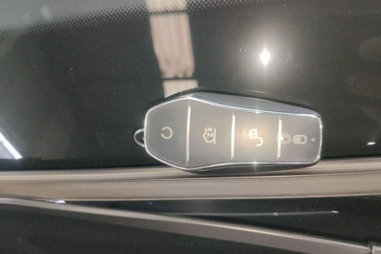 Used BYD Song L DM-i 2025 Intelligent Driving Version 160 km Beyond-Range Type