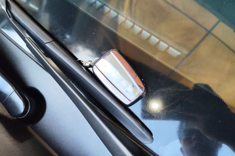 Used Toyota C-HR 2018 2.0L Leading with Sunroof China VI Standard
