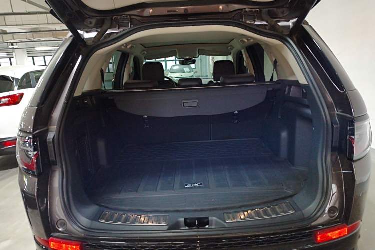 Used Land Rover Discovery Sport 2022 249 PS Metropolitan Edition 5 Seats
