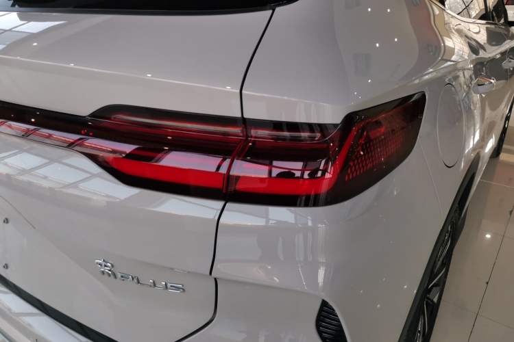 Used BYD Song PLUS New Energy 2025 EV 520km Luxury Version
