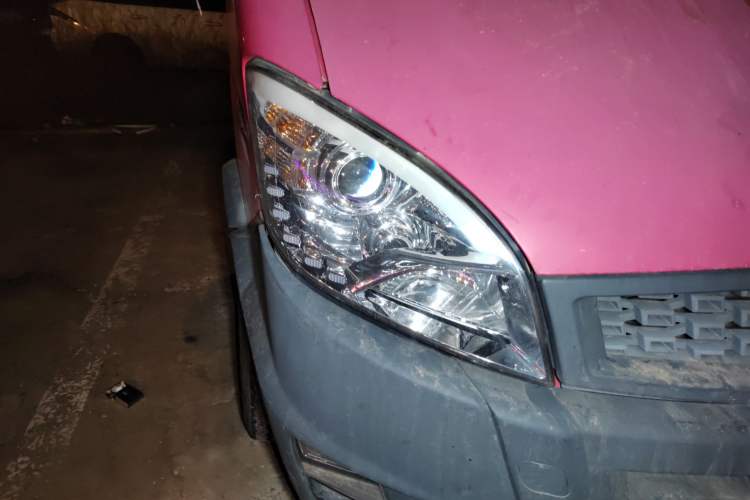 Used Iveco Power Daily 2017 2.5T Deluxe A32 Mid-Roof 5-7 Seater 47Z5 Passenger Van