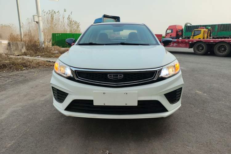 Used Geely Auto Vision 2019 Upgraded Model 1.5L Manual Luxury Version China VI Standard
