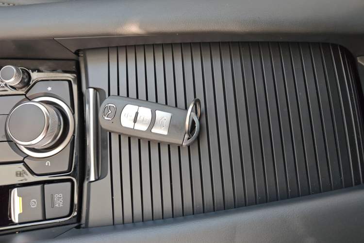 Used Mazda Atenza 2021 2.0L Blue Sky Luxury Edition
