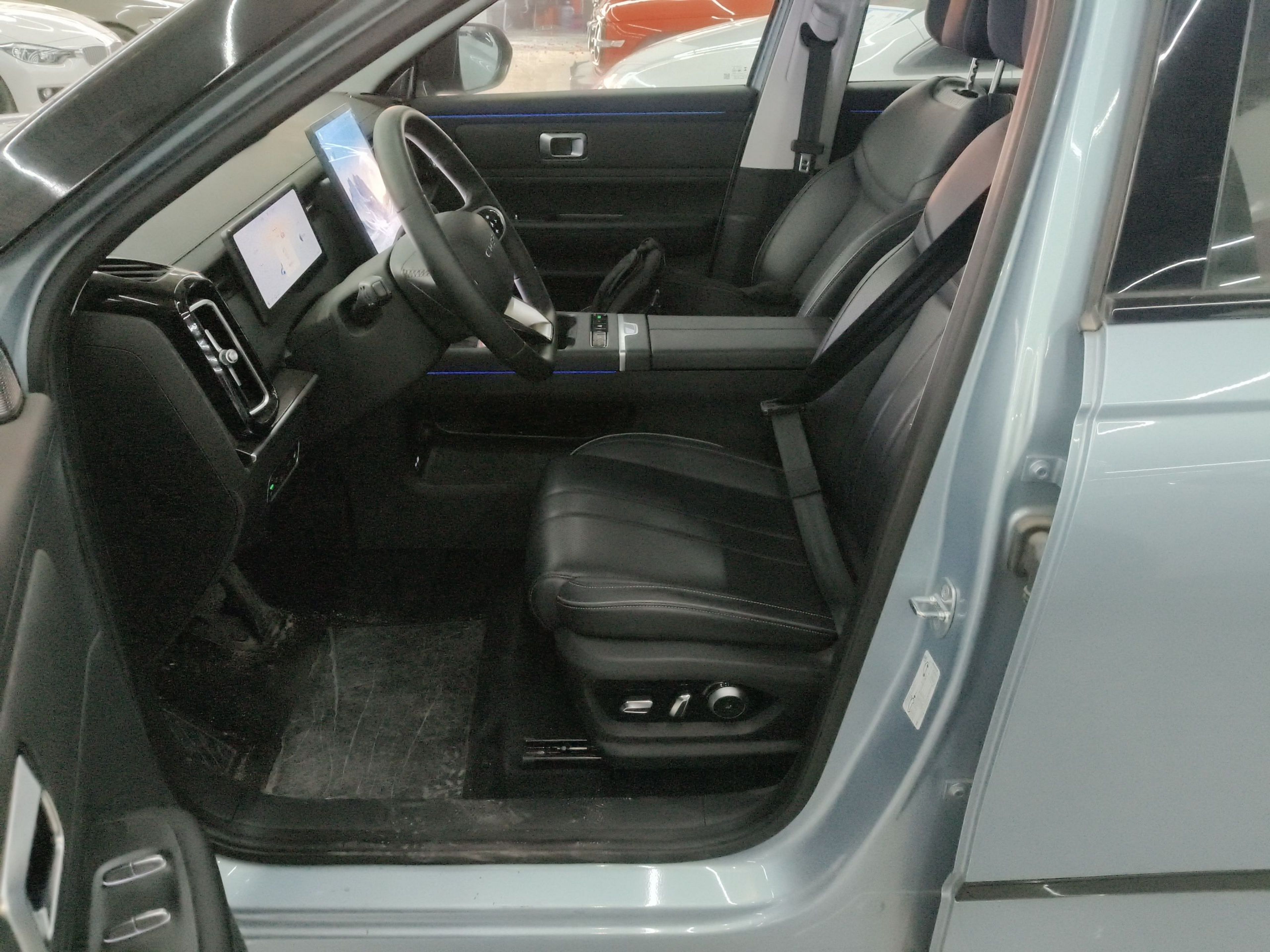 Переднее сиденье в автомобиле