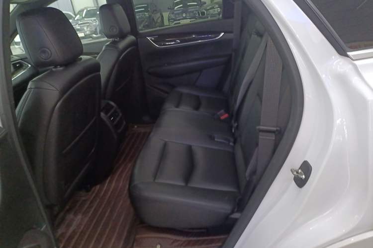 Used Cadillac XT5 2018 25T Tech Model
