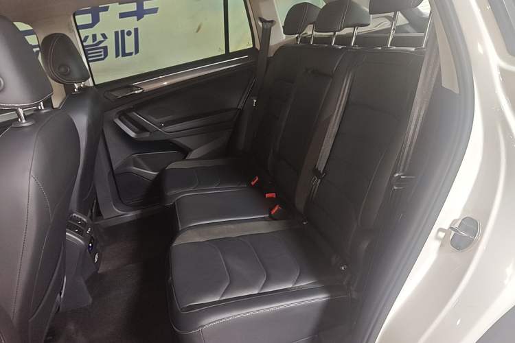 Used Volkswagen Tiguan L 2021 330TSI Automatic Two-Wheel Drive R-Line Enhanced Edition
