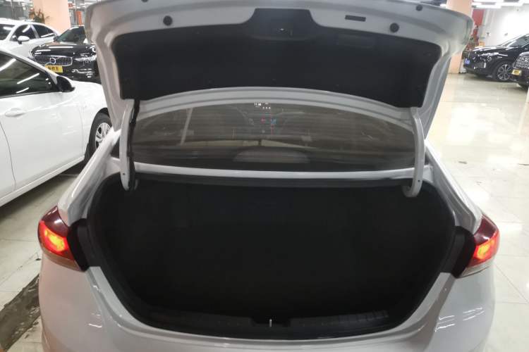 Used Hyundai Elantra 2016 1.6L Automatic ZhiXuan – Elite Version