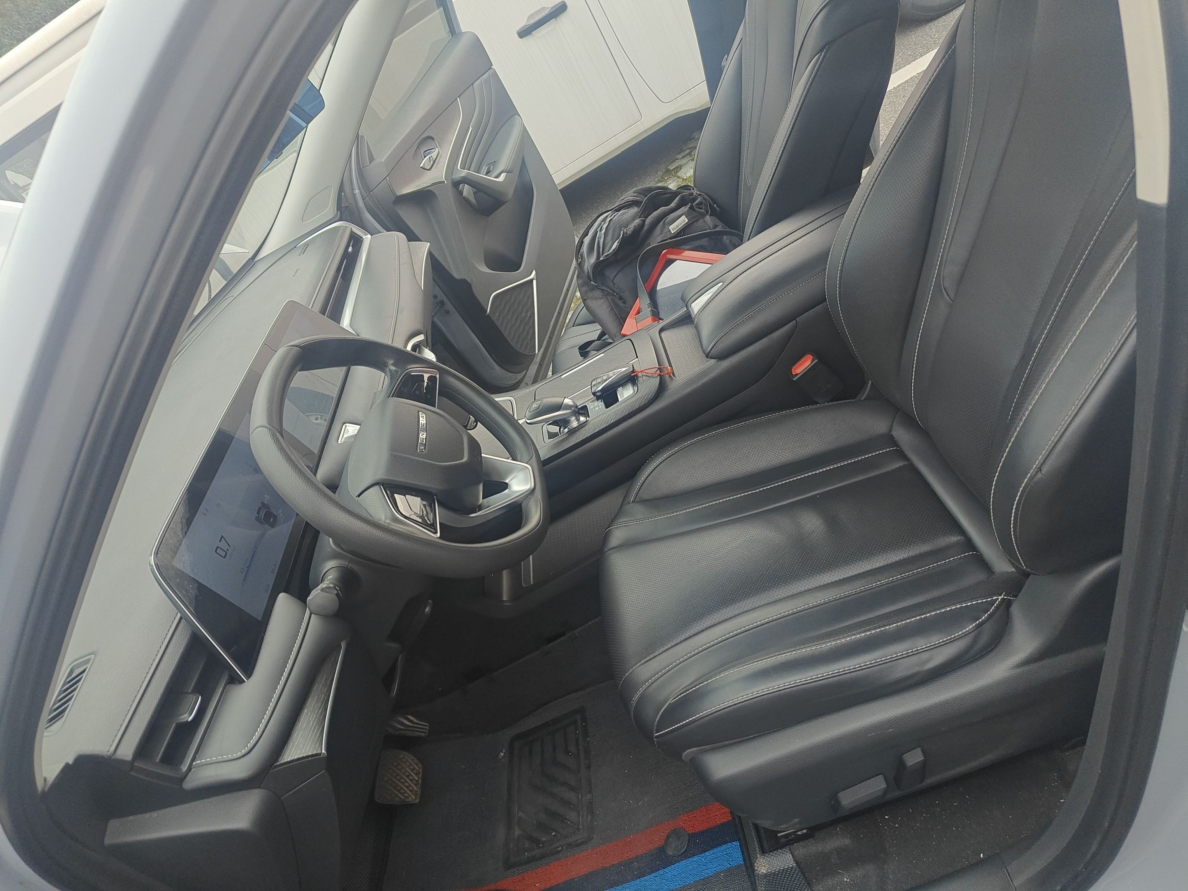 Переднее сиденье в автомобиле