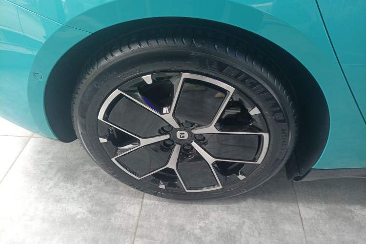 Used  SU7 2024 Rear-Drive Long-Range Intelligent Driving Version
