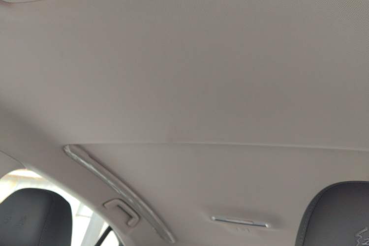 Used Hongqi E-QM5 2022 431 km Charge & Enjoy Edition