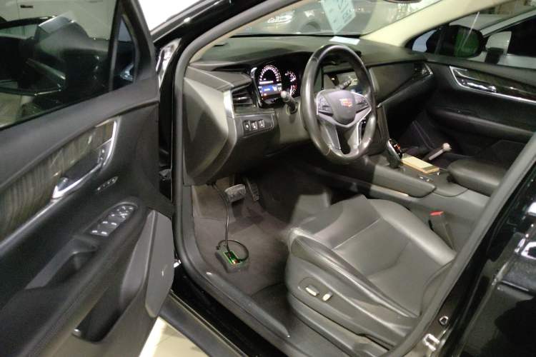 Used Cadillac XT5 2016 25T Luxury Model