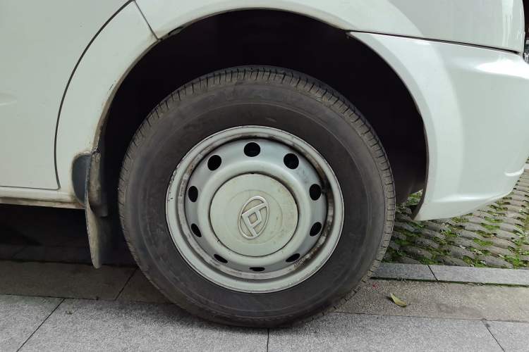 Used SAIC MAXUS Xintu V80 2021 2.0T Manual Classic Aoyuntong Short Wheelbase Ultra-Low Roof 5/6-Seater