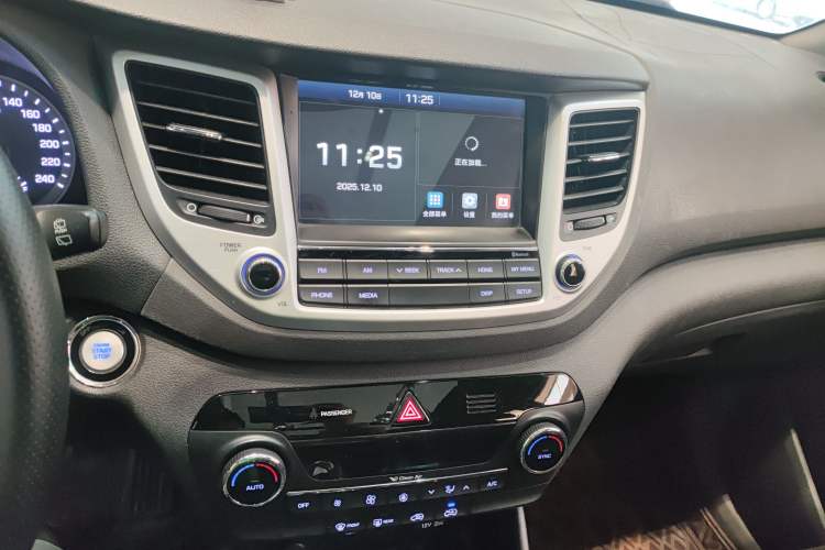 Used Hyundai Tucson 2018 1.6T Dual-Clutch Two-Wheel Drive 15th Anniversary Special Edition