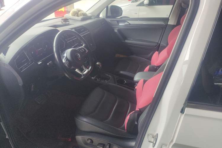 Used Volkswagen Tiguan L 2021 330TSI Automatic Two-Wheel Drive R-Line Enhanced Edition
