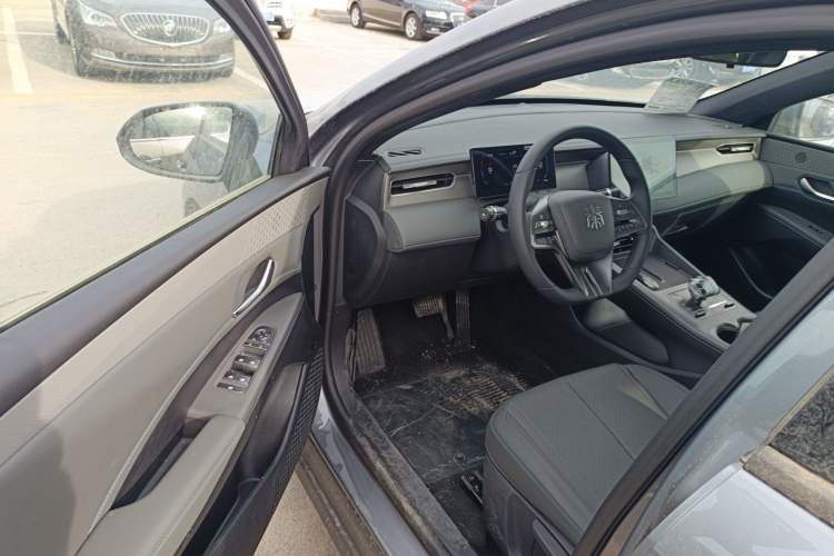 Used BYD Qin PLUS 2025 DM-i Smart Drive 55KM Leading Model