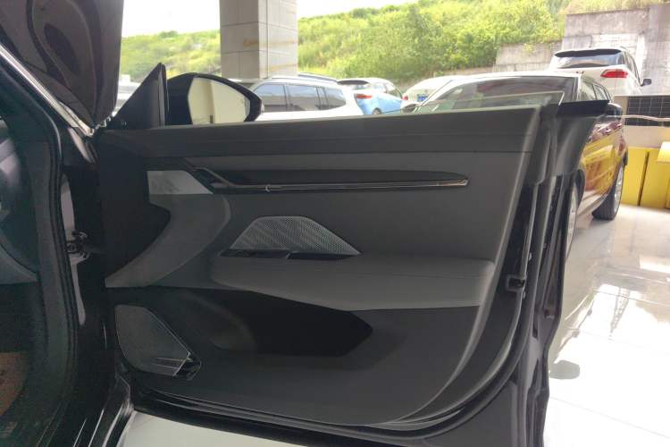 Used Zeekr 001 2023 YOU Edition 100 kWh
