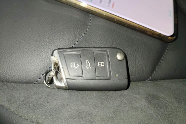 Used Volkswagen Tiguan L 2021 330TSI Automatic Two-Wheel Drive Smart Edition
