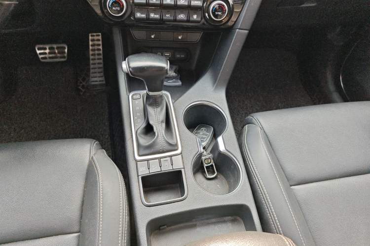 Used Kia KX5 2016 1.6T Automatic Two-Wheel Drive DLX
