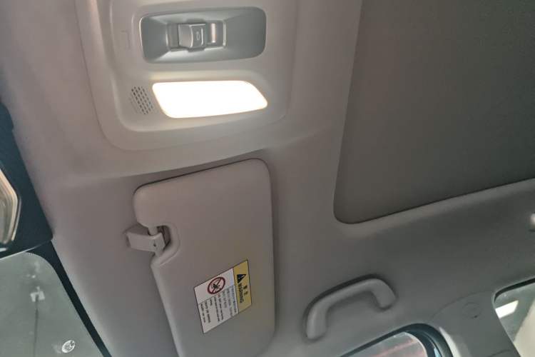 Used Oshan Z6 2023 Blue Whale 1.5T DCT Smart-Led City Edition
