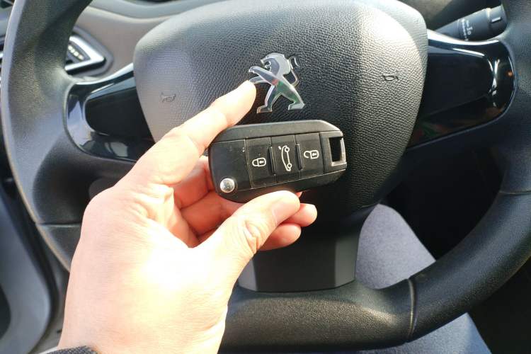 Used Peugeot 308 2016 1.6L Automatic Fashion Edition
