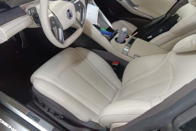 Used Denza Z9 2024 1100 km Four-Wheel Drive Max Version