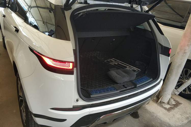 Used Land Rover Range Rover Evoque 2022 Facelifted Aurora L 249 PS R-Dynamic Luxury Edition
