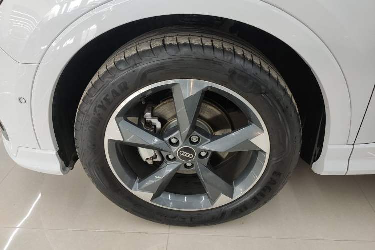 Used Audi Q3 2023 35 TFSI Fashion Dynamic Model (1.5T)
