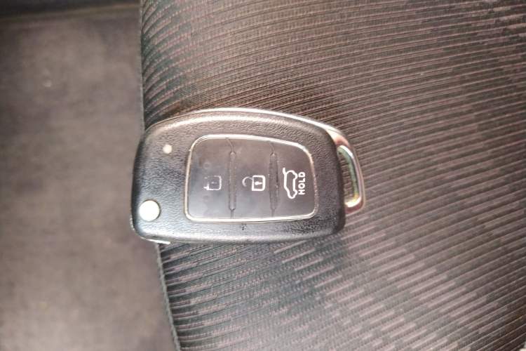 Used Hyundai Elantra 2016 1.6L Automatic Smart Version
