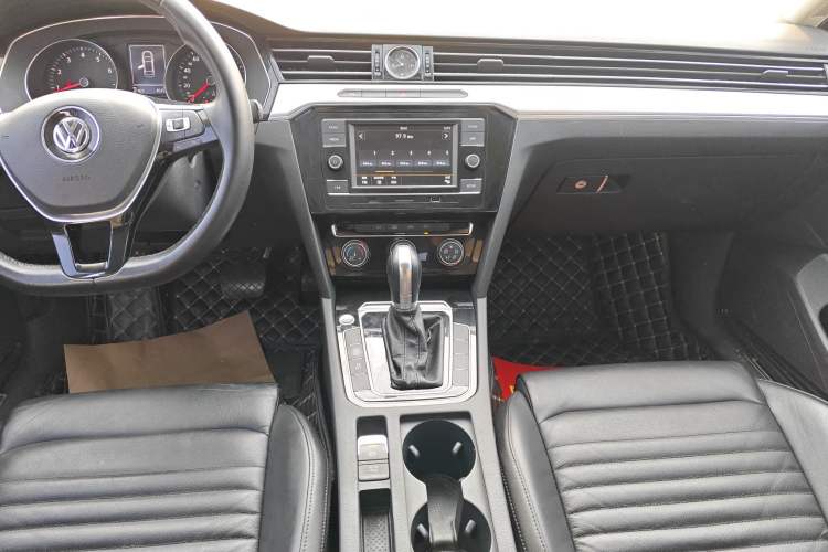 Used Volkswagen Magotan 2018 330TSI DSG Advanced Model
