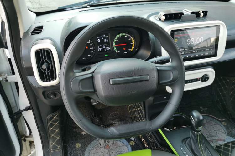 Used Roewe Clever 2021 302 km New Four-Seater Super-Efficient Version
