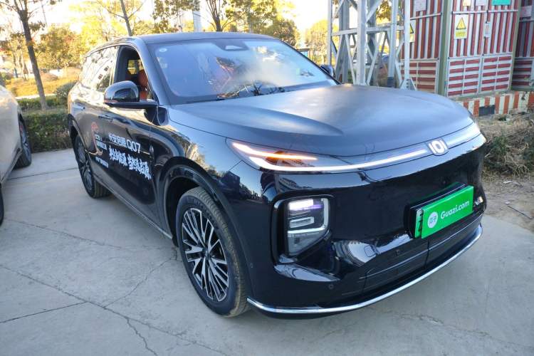 Used  Q07 2025 215 Flagship PLUS
