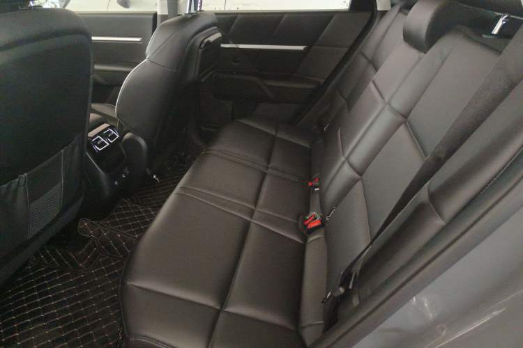 Used Hyundai ix35 2023 Musso 2.0L Deluxe Edition DLX
