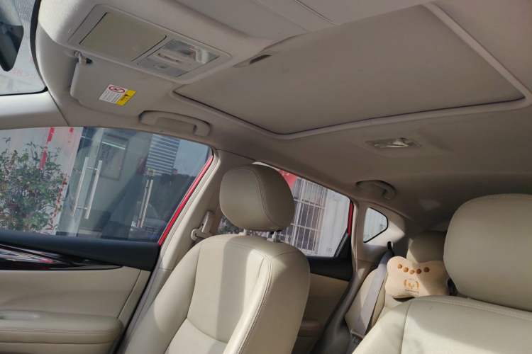 Used Nissan Tiida 2016 1.6L CVT Cool Dynamic Edition
