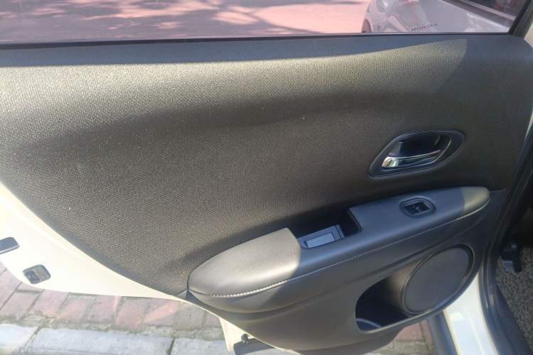 Used Honda Vezel 2016 1.8L CVT Front-Wheel Drive Pioneer Edition
