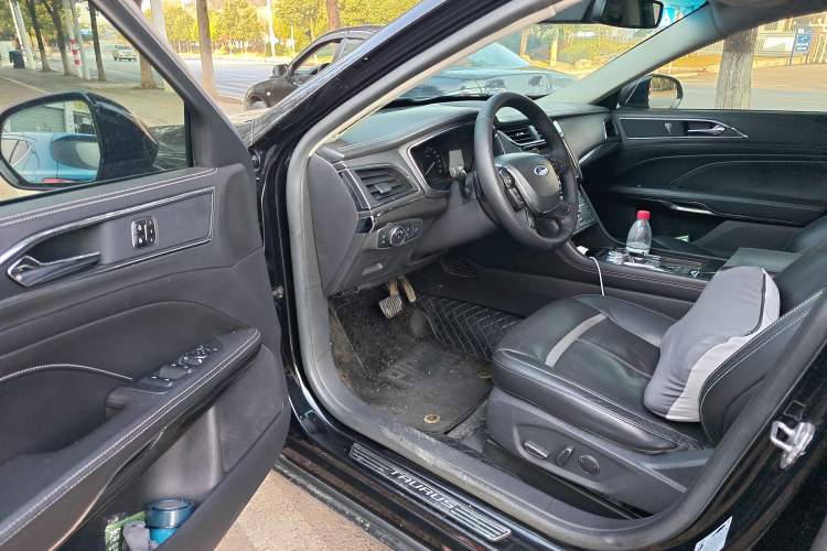 Used Ford Taurus 2017 EcoBoost 245 Luxury Model
