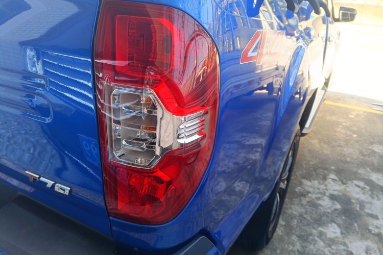 Used SAIC MAXUS T70 2021 2.0T Diesel Automatic 4x4 Elite Version with Long Bed and High Ground Clearance
