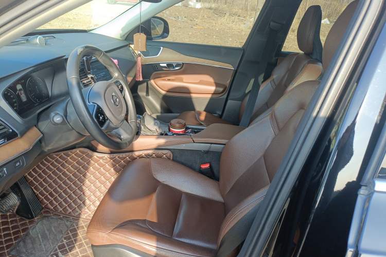 Used Volvo XC90 2019 T6 Zhiyi Edition 7-Seater China V Emission Standard
