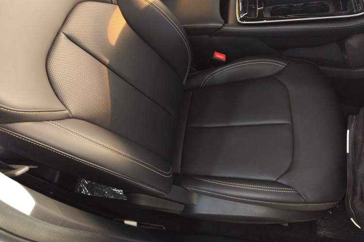 Used Roewe i6 MAX New Energy 2023 EV 420 Skyroof Special Edition
