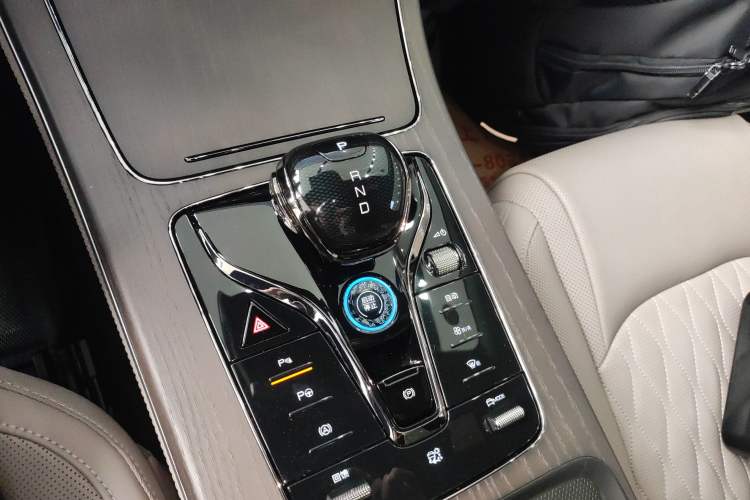 Used BYD Han 2025 EV with 701 km of Laser Radar-Enabled Intelligent Driving