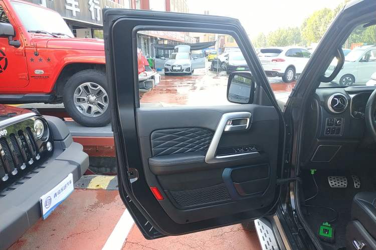 Used Beijing Auto BJ40 2023 2.0D Automatic Four-Wheel Drive Blade Hero Edition Adventurer Type