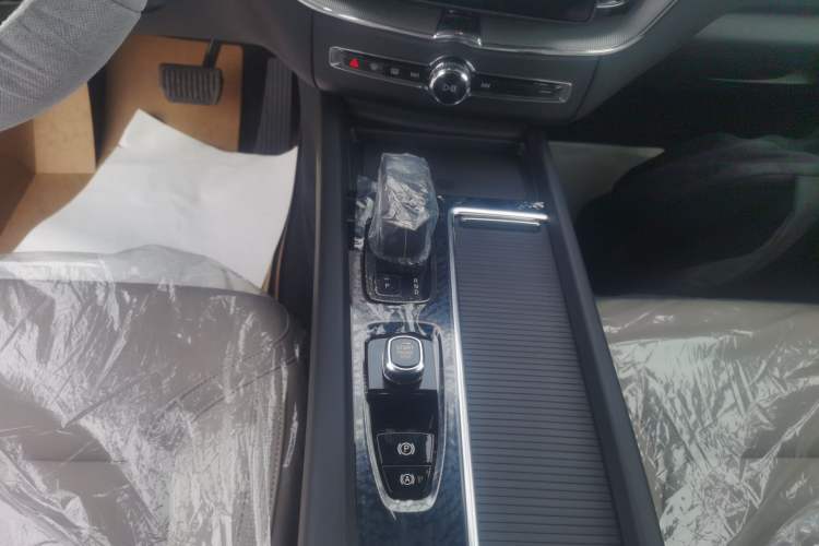 Used Volvo XC60 2026 B5 4x4 Smart Luxury Edition