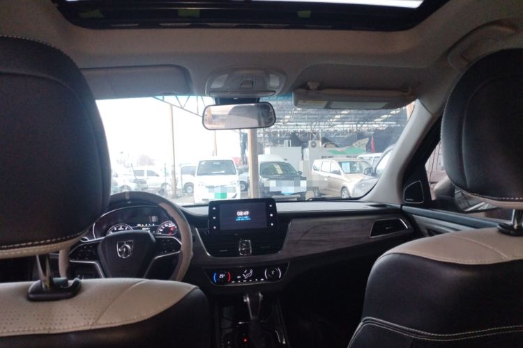 Used Baojun 730 2017 1.5T DCT Flagship Model 7 Seats China V Emission Standard